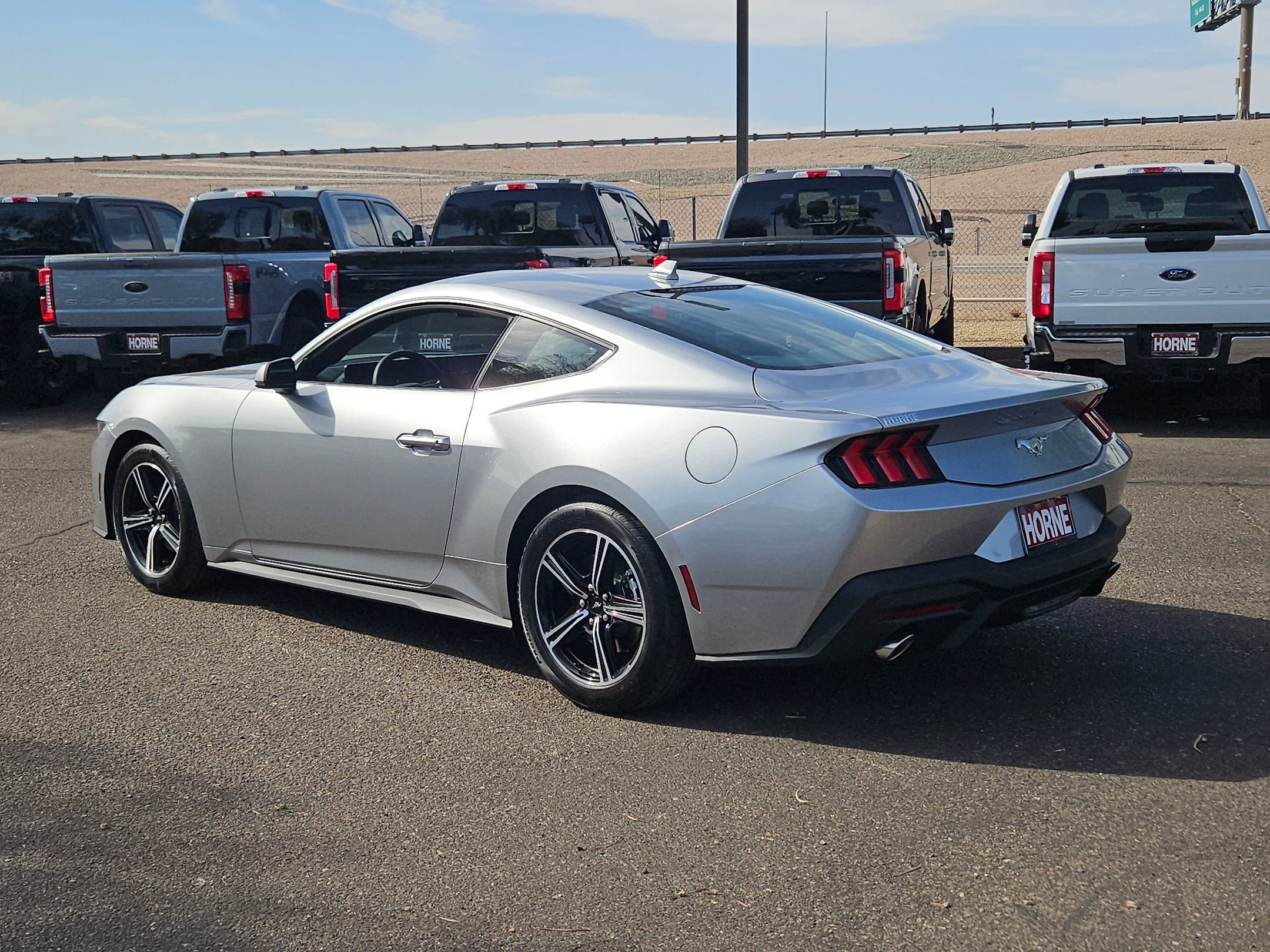 2025 Ford Mustang EcoBoost Premium photo 4