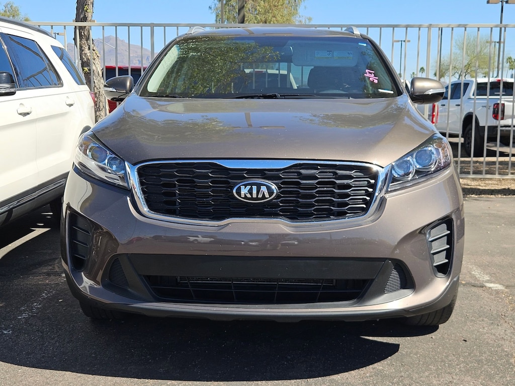 2019 Kia Sorento LX S photo 2