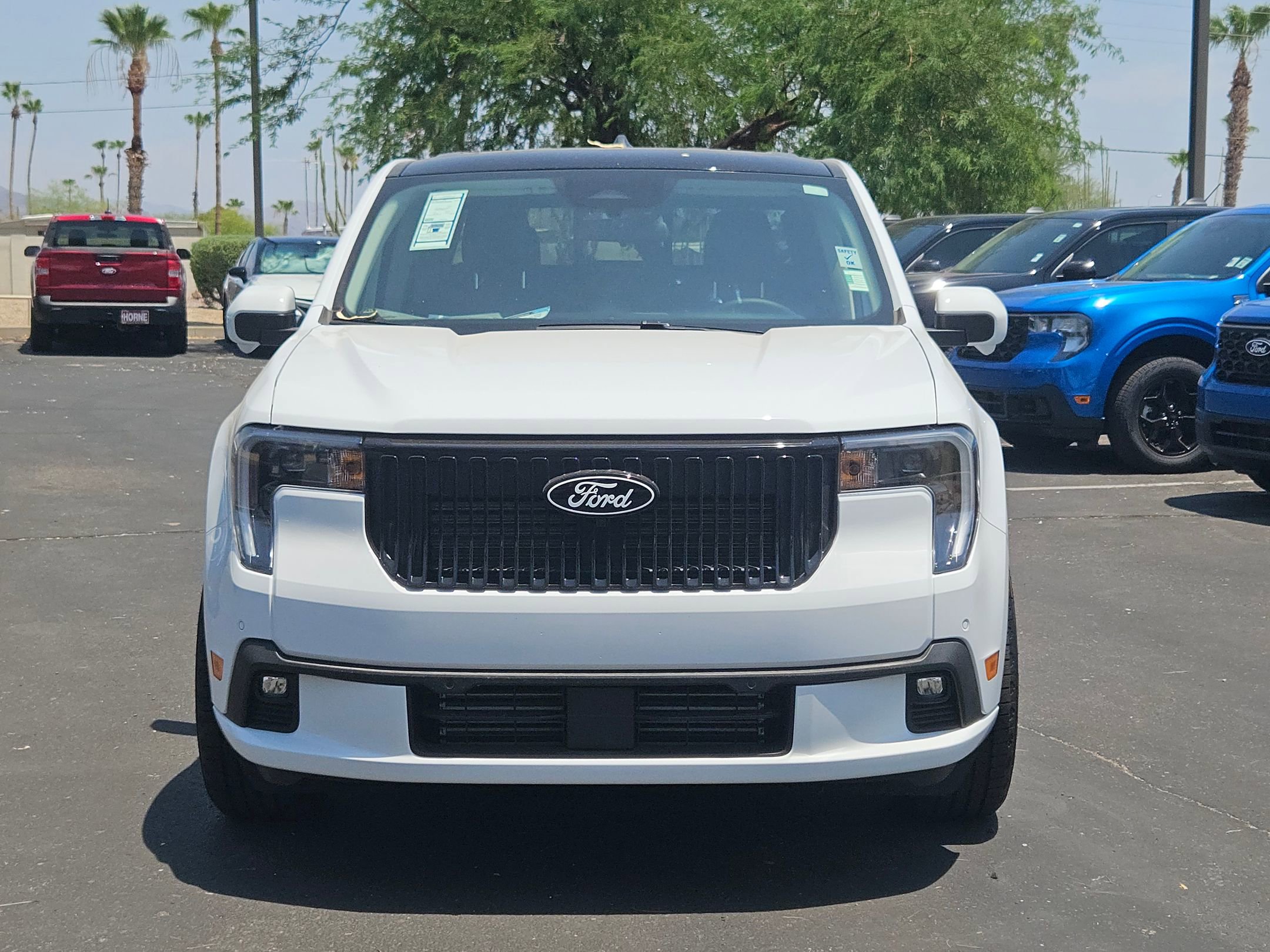 2025 Ford Maverick photo 2