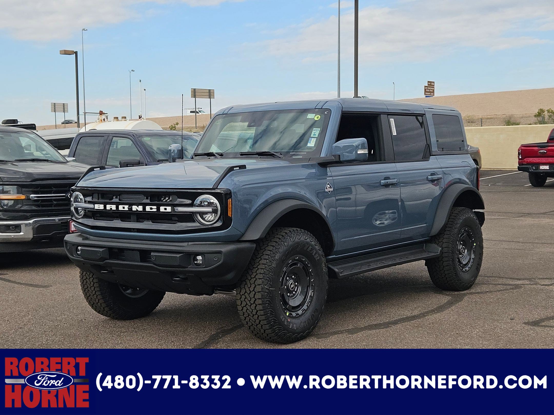 2025 Ford Bronco 4-Door Outer Banks's photo