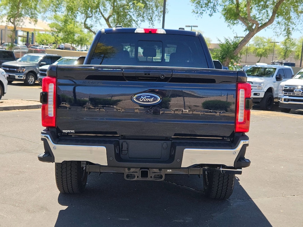 New 2025 Ford F-250 LARIAT Truck Crew Cab