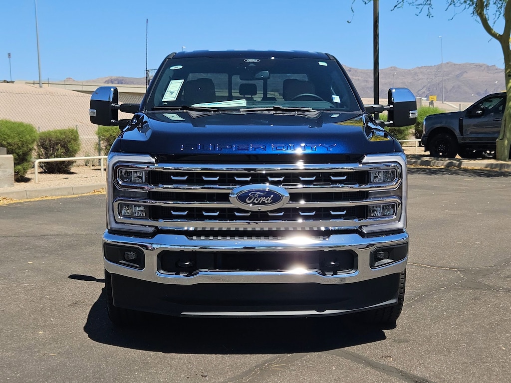 New 2025 Ford F-250 LARIAT Truck Crew Cab