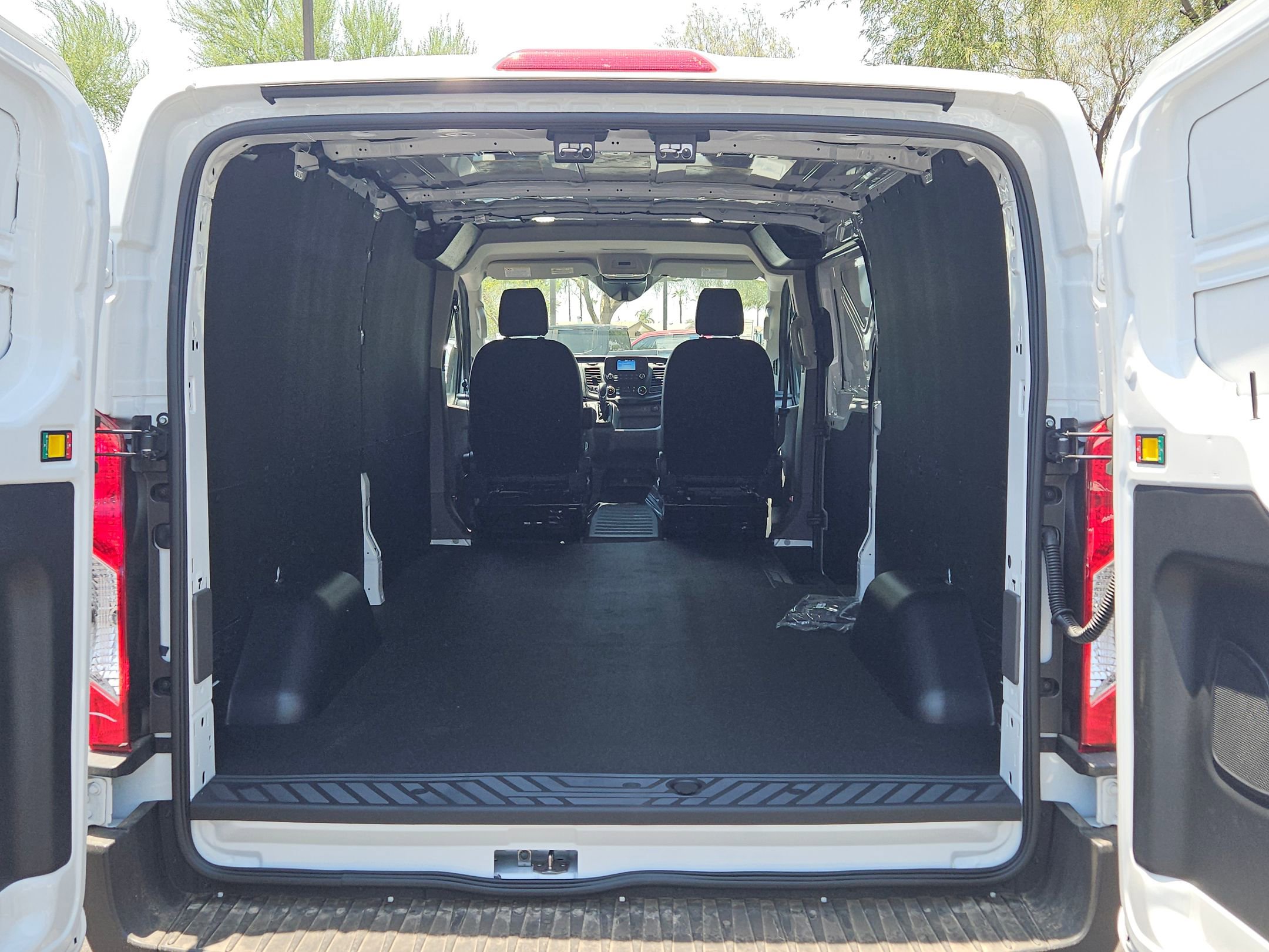 2025 Ford Transit photo 4