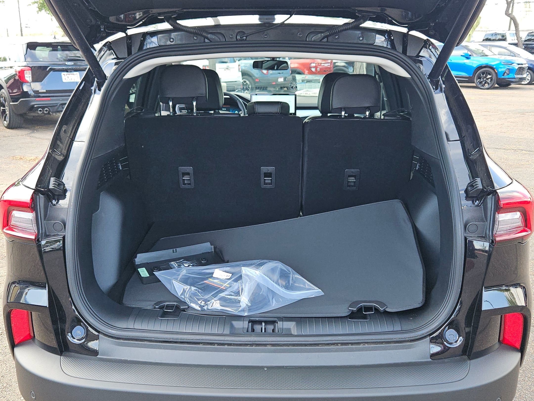 2025 Ford Escape Base photo 4