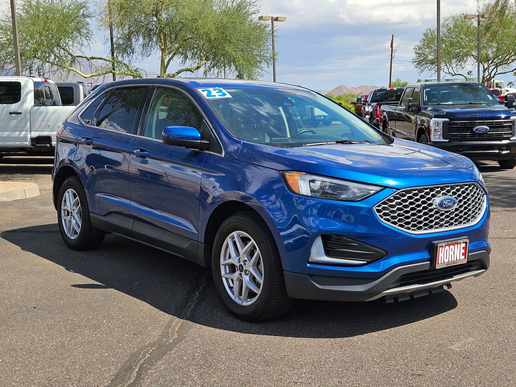 2023 Ford Edge SEL photo 2