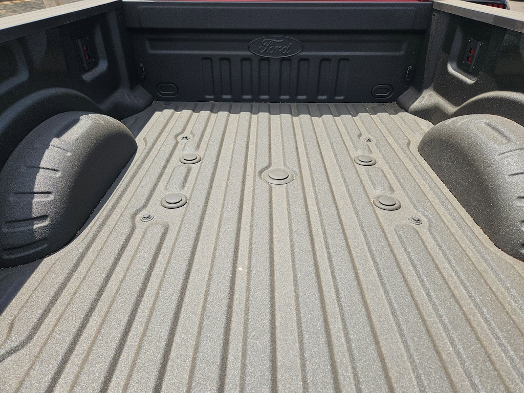 New 2025 Ford F-250 LARIAT Truck Crew Cab