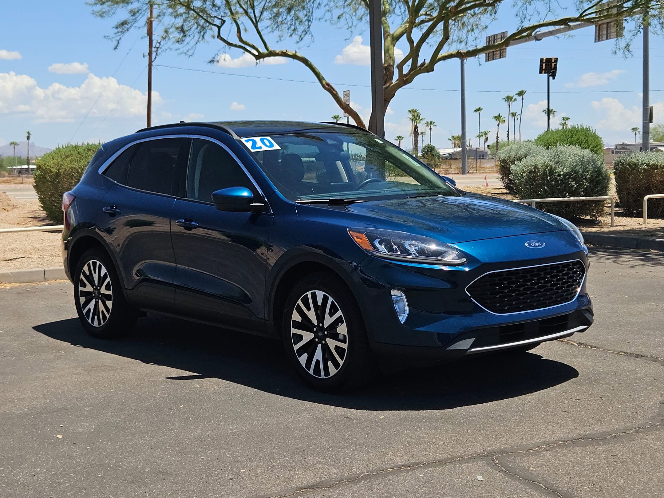 2020 Ford Escape SEL photo 3