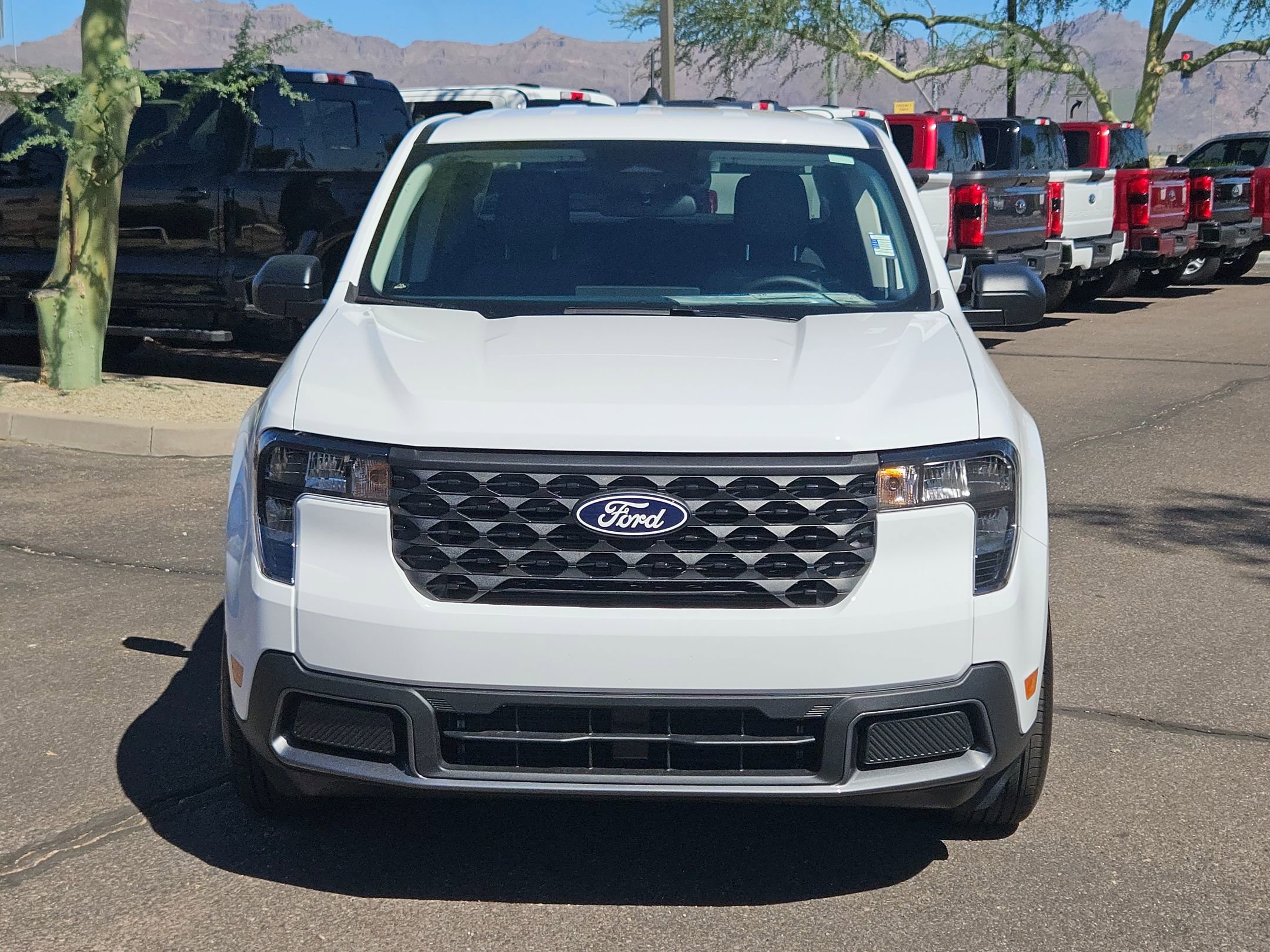 2025 Ford Maverick XLT photo 2