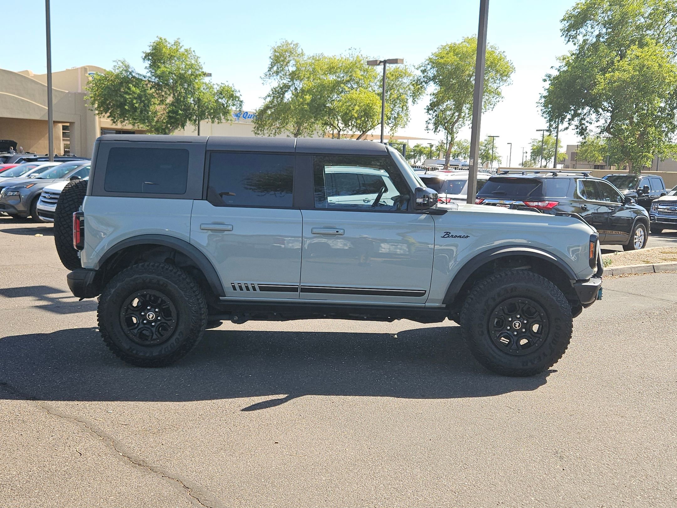 2021 Ford Bronco First Edition photo 4