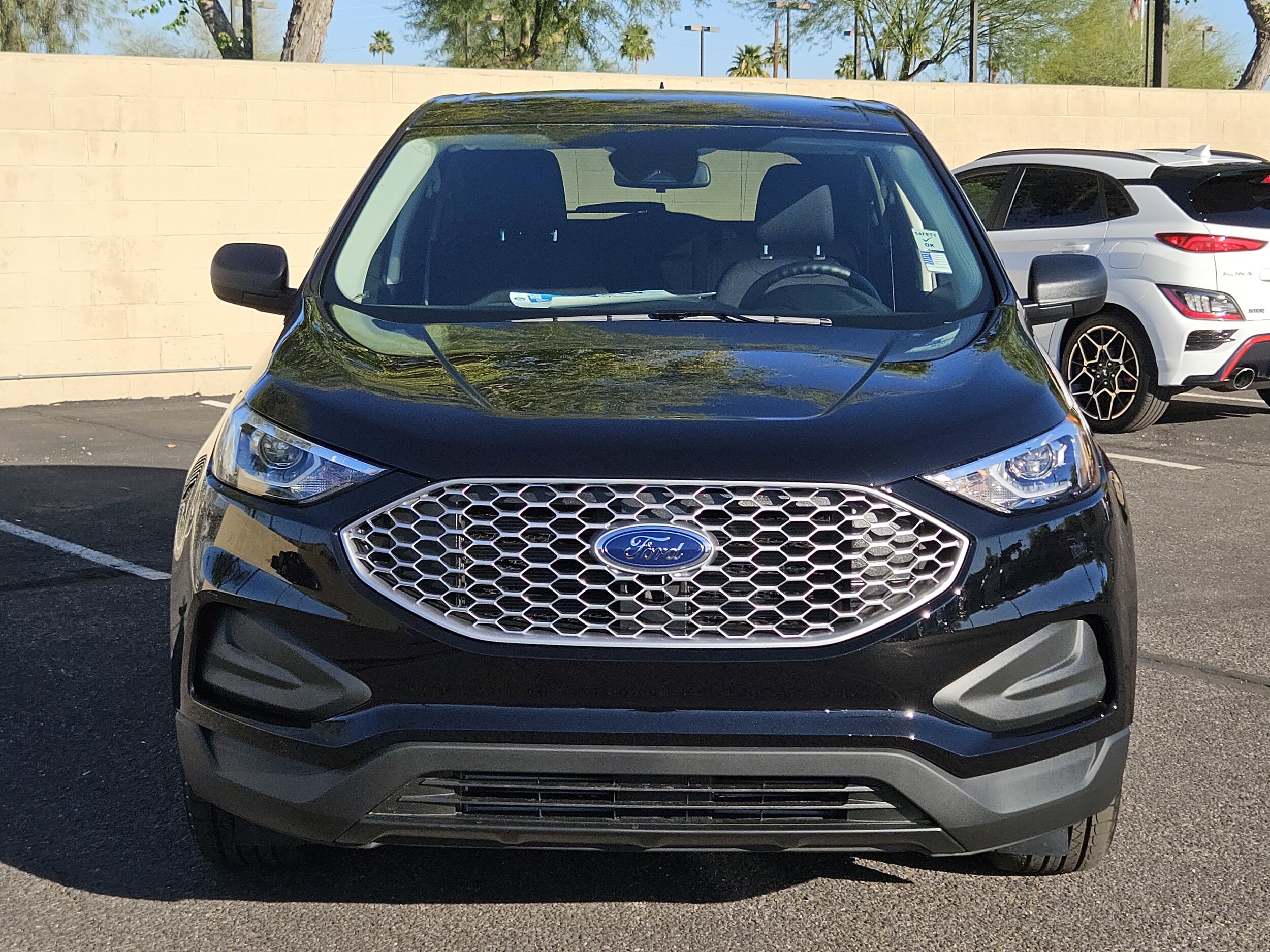 2024 Ford Edge SE photo 2