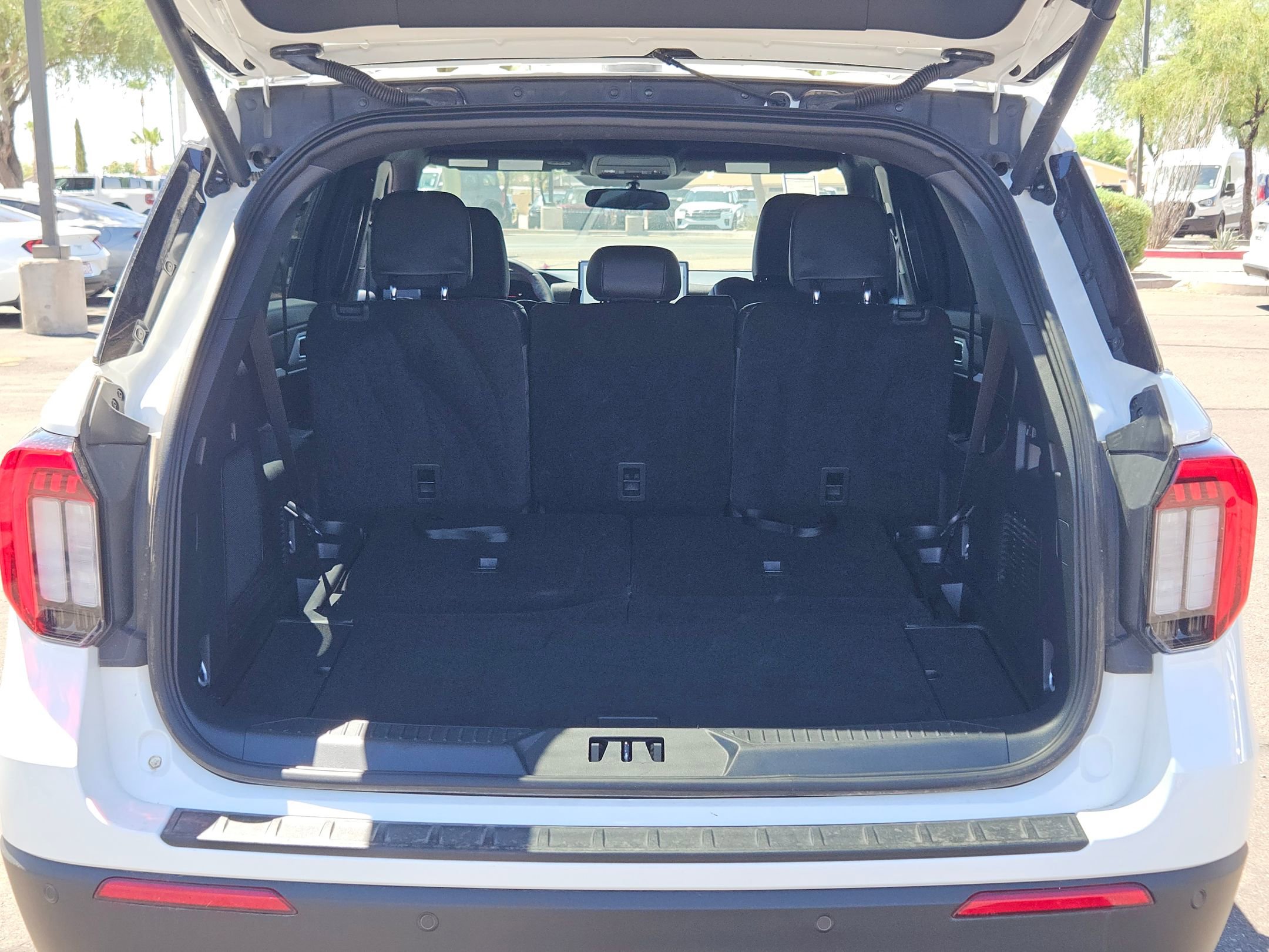 2025 Ford Explorer ST-Line photo 3