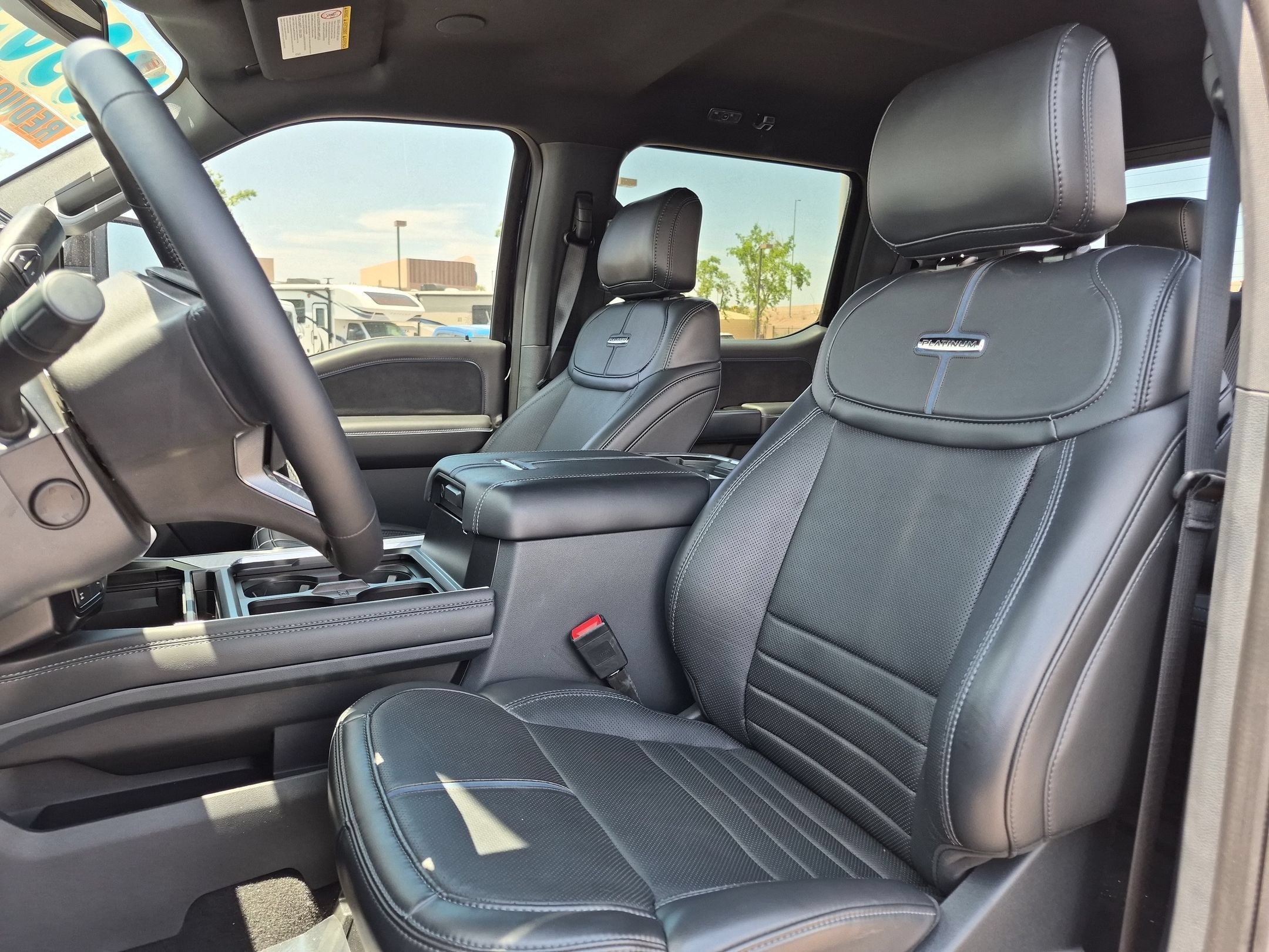 2025 Ford F-350 Super Duty Platinum - Photo 14