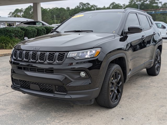 2024 Jeep Compass Latitude photo 2