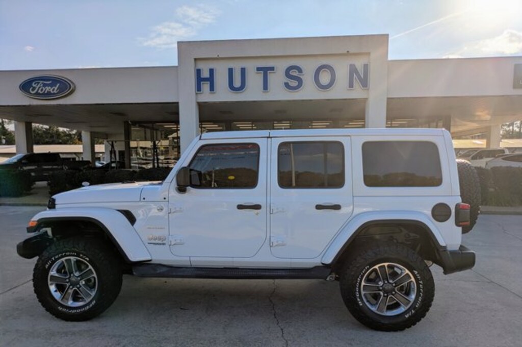Used 2018 Jeep Wrangler Unlimited Sahara 4WD SUV