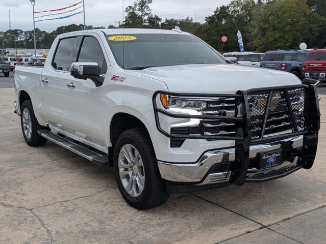 2025 Chevrolet Silverado 1500 LTZ photo 4