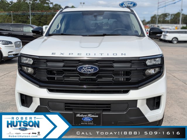 2025 Ford Expedition photo 2