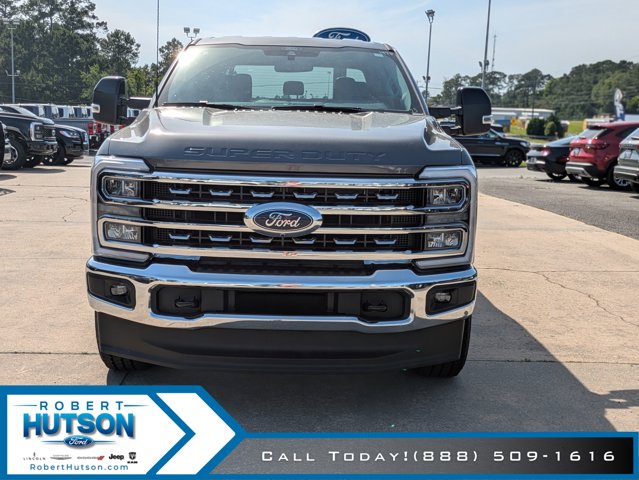 2025 Ford F-250 Lariat photo 3