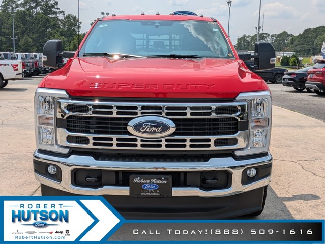 2025 Ford F-350 photo 3
