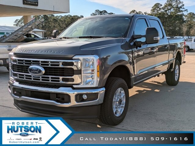 2025 Ford F-250 XLT photo 2