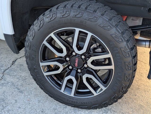 2025 GMC Sierra 1500 AT4 - Photo 9