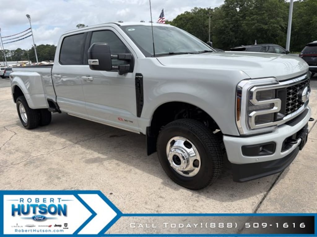 New 2026 Ford Super Duty F-350® Platinum® Truck Crew Cab