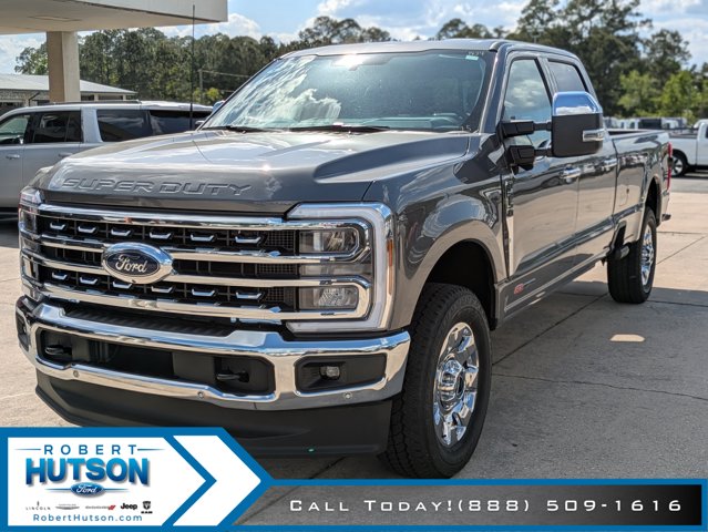 2025 Ford F-250 Lariat photo 2