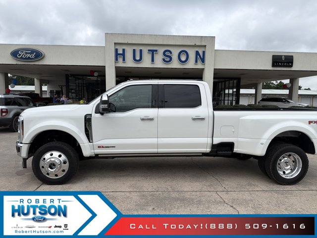 2026 Ford F-450 Lariat 4x4 Crew Cab 8' Box DRW's photo