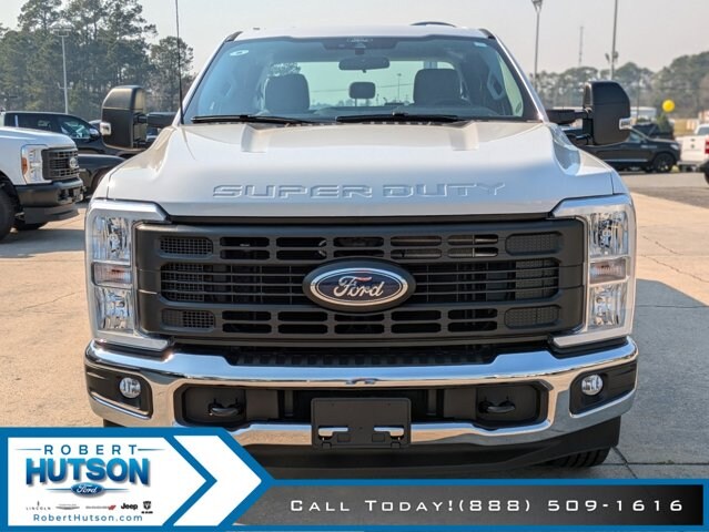 2025 Ford F-250 XL photo 3