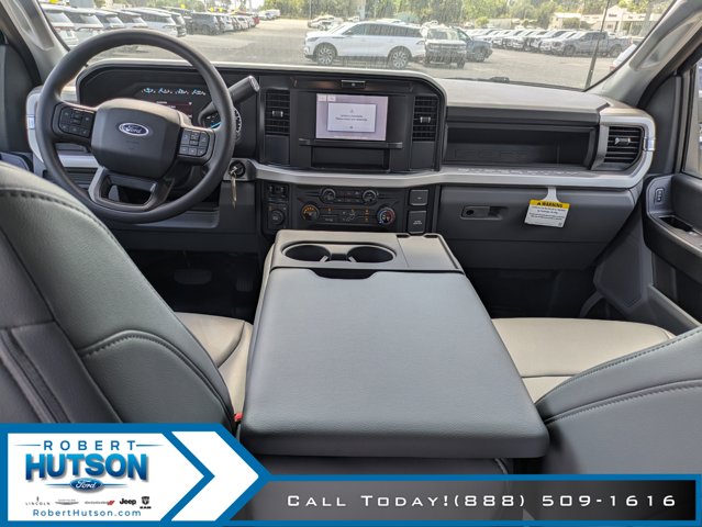 2025 Ford F-450 Super Duty Chassis Cab XL - Photo 9
