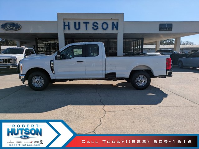 2025 Ford F-250 Super Duty XL's photo