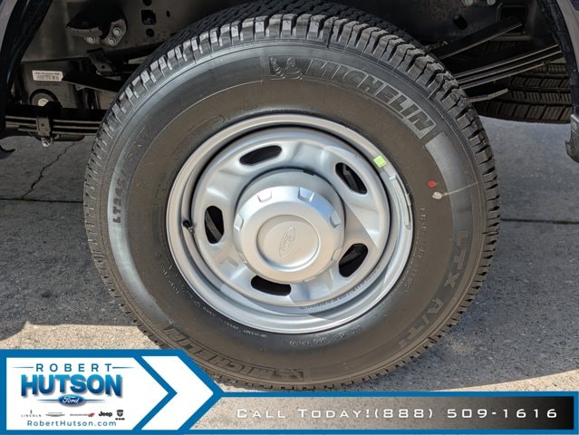 2025 Ford F-350 Super Duty XL - Photo 9