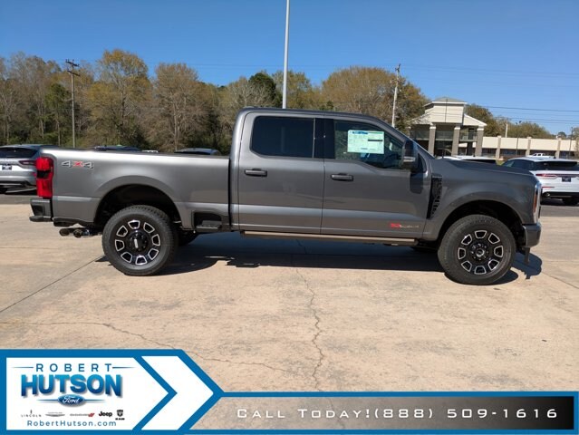 2025 Ford F-250 Platinum photo 4