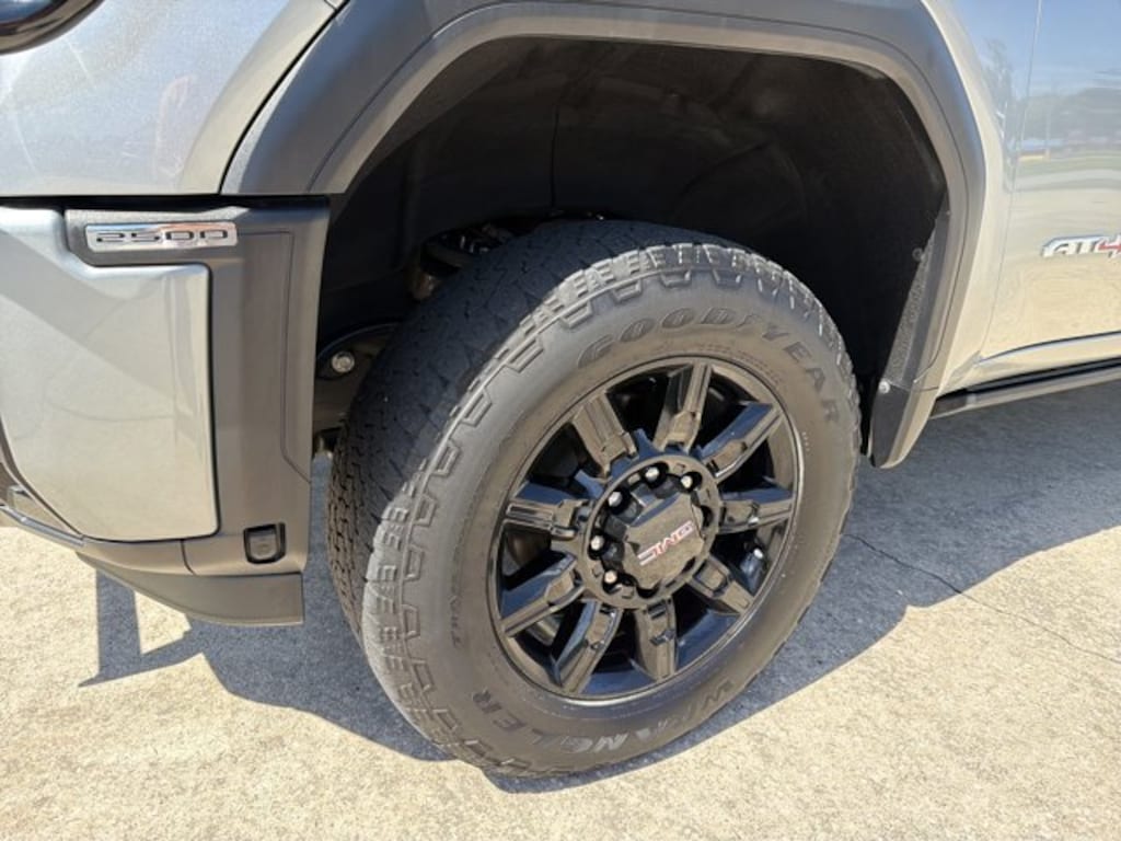 Used 2025 GMC Sierra 2500 HD AT4 4WD Crew Cab 159 AT4