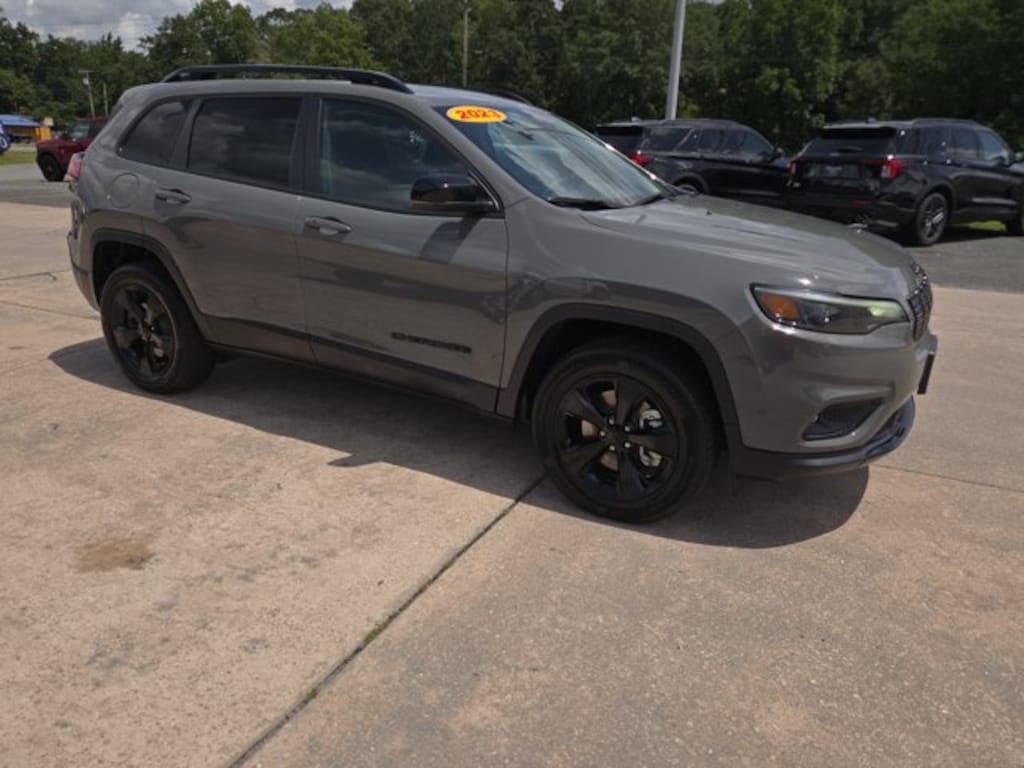 Used 2023 Jeep Cherokee Altitude Lux SUV