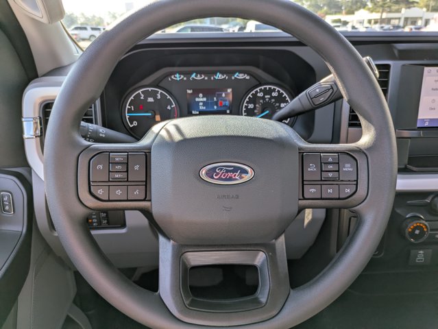 2025 Ford F-350 Super Duty XL - Photo 14