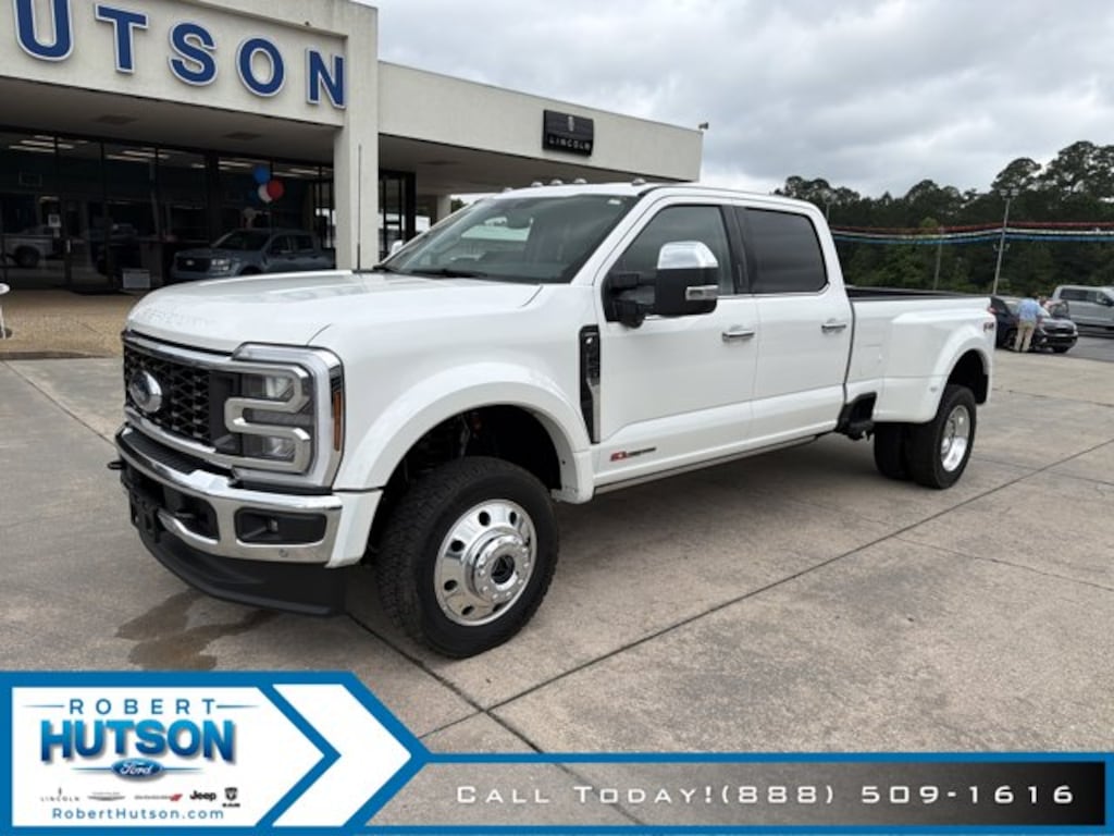 New 2026 Ford Super Duty F-450® Lariat® Truck Crew Cab