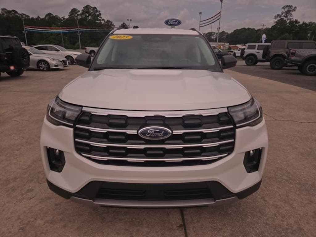 Used 2025 Ford Explorer Active Active RWD
