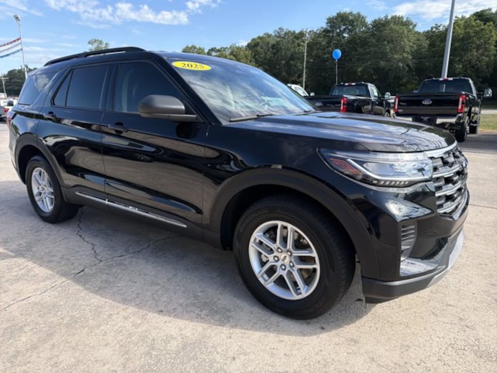 Used 2025 Ford Explorer Active SUV
