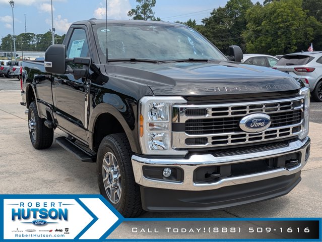 2025 Ford F-350 XLT photo 3