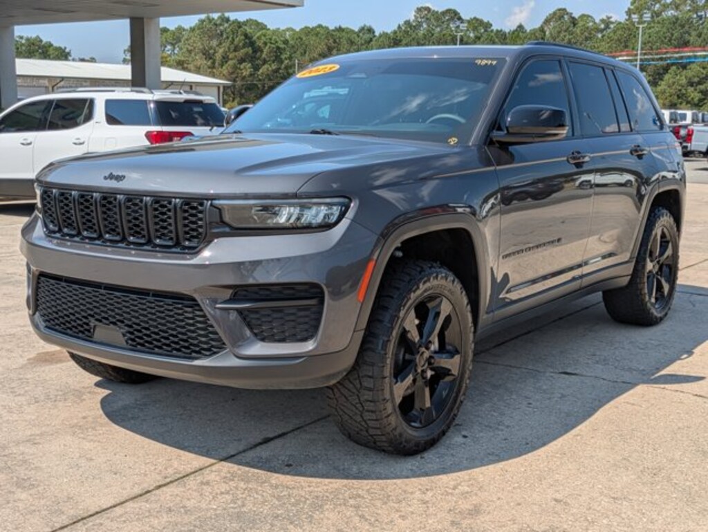 Used 2023 Jeep Grand Cherokee Altitude Altitude 4x4