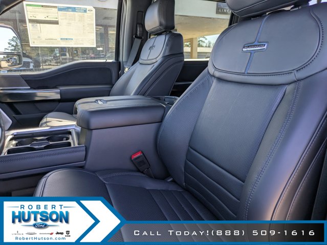 2025 Ford F-250 Super Duty Platinum - Photo 17