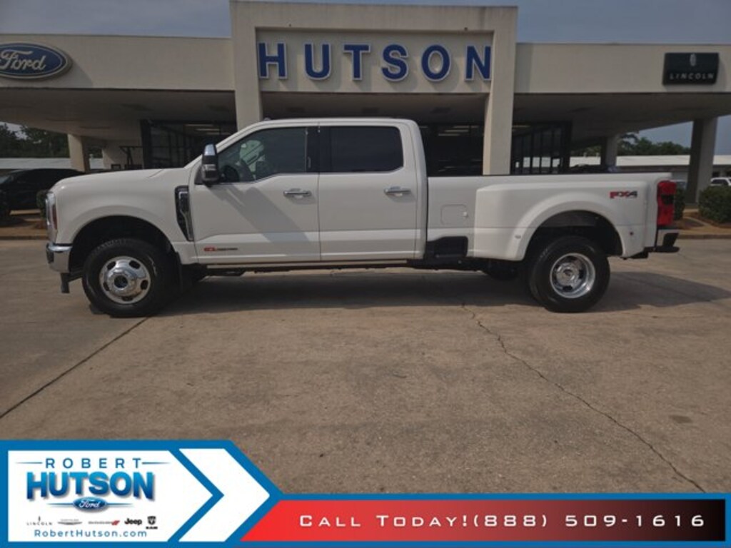 New 2026 Ford Super Duty F-350® Lariat® Truck Crew Cab