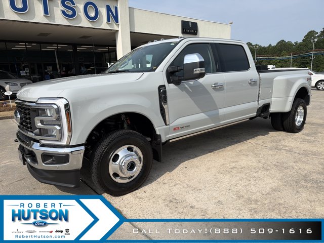 New 2026 Ford Super Duty F-350® Lariat® Truck Crew Cab