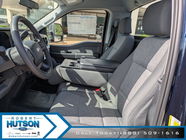 2025 Ford F-350 Super Duty XL - Photo 12