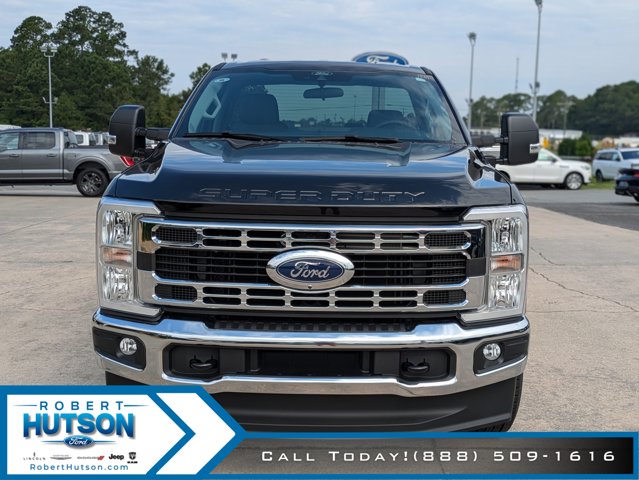 2025 Ford F-350 XLT photo 3