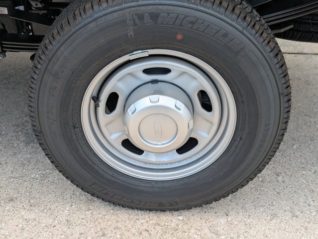 2025 Ford F-250 Super Duty XL - Photo 12