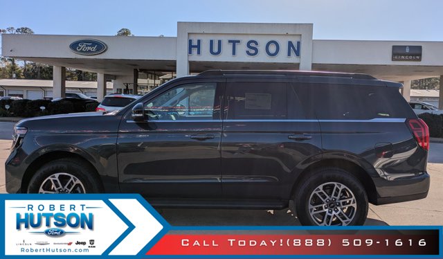 2026 Ford Expedition Active's photo