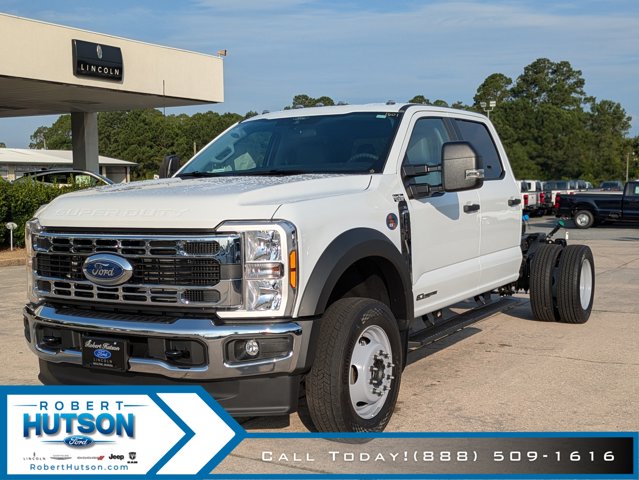 2025 Ford F-550 photo 2