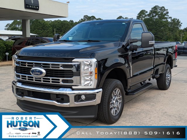 2025 Ford F-350 XLT photo 2