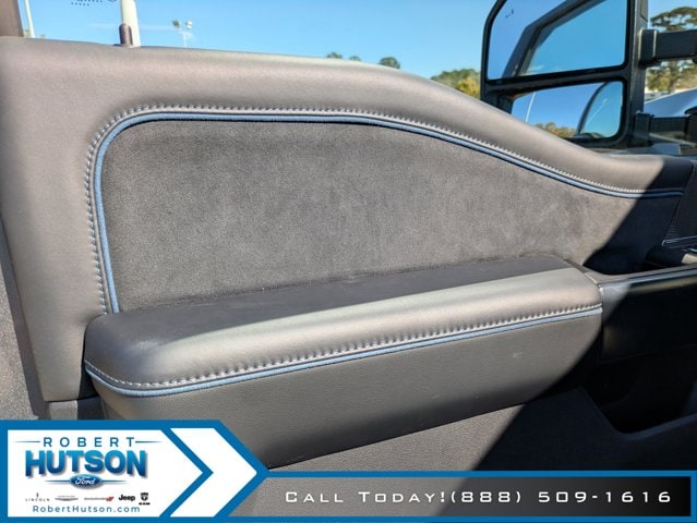 2025 Ford F-250 Super Duty Platinum - Photo 16